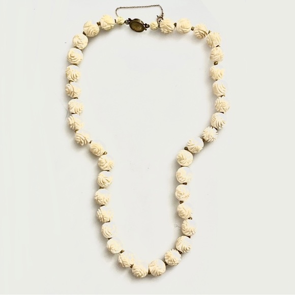 COPY 🦢 Vintage 1930s-40s Carved Bone Cabbage Rose Necklace,Bracelet,Earrings - Picture 3 of 8